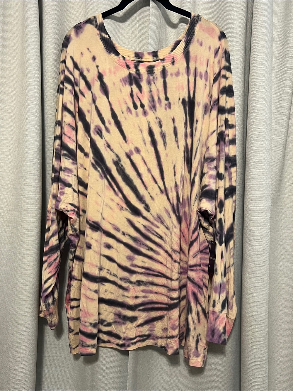torrid Long Sleeve Tie-Dye Tee in Pink, Black & Cream
